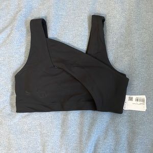 Lululemon NuLu Cross Front Sports Bra Size 6